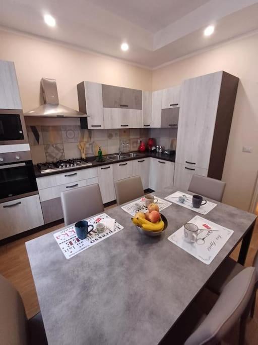 D'oltremare Home- In Zona Strategica Appartement Napels